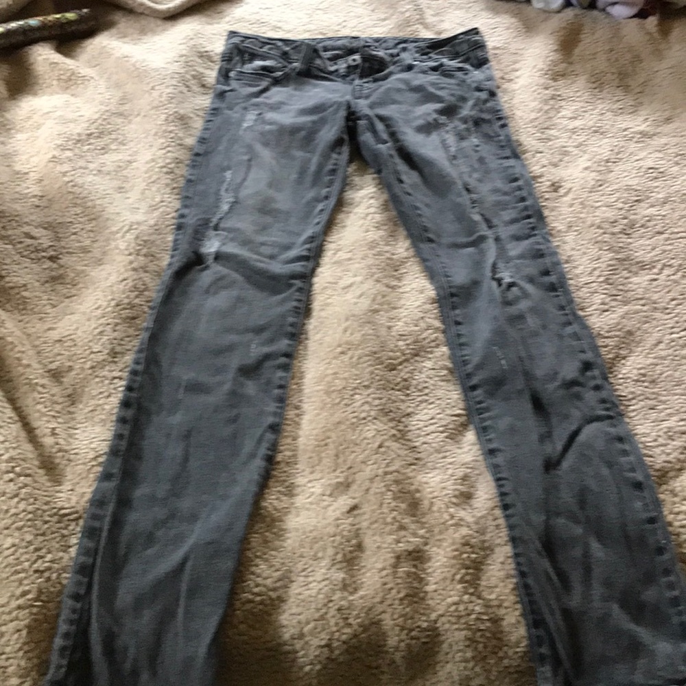 Straight leg gray faded Guess skinny leg size 27